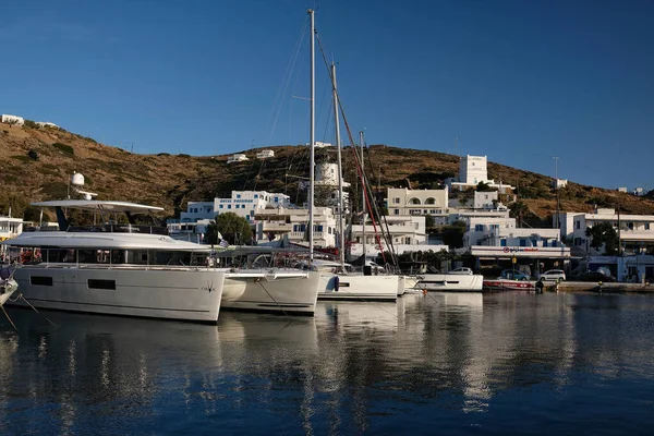 Иос Греция Мая 2021 Года Вид Различные Парусные Лодки Живописном — стоковое фото