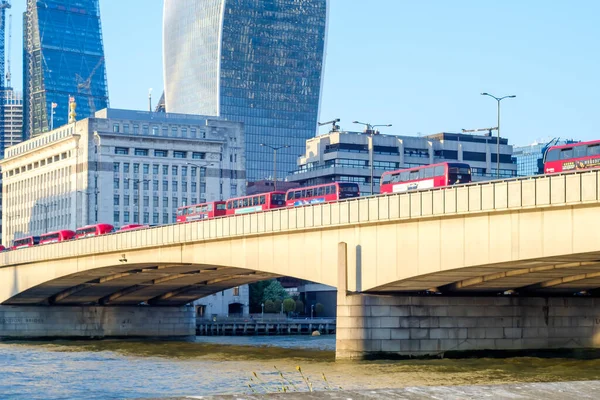 Londen Verenigd Koninkrijk Mei 2018 Een Groot Aantal Rode Dubbeldeksbussen — Stockfoto