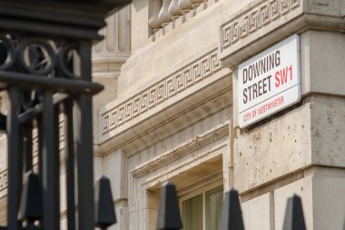 Londra, Birleşik Krallık - 23 Mayıs 2018: Londra 'daki ünlü Downing Street manzarası