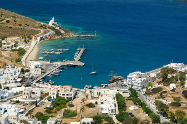 Yunanistan 'ın güzel manzaralı limanının panoramik manzarası