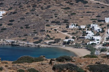 Yunanistan 'daki Gialos plajının panoramik manzarası