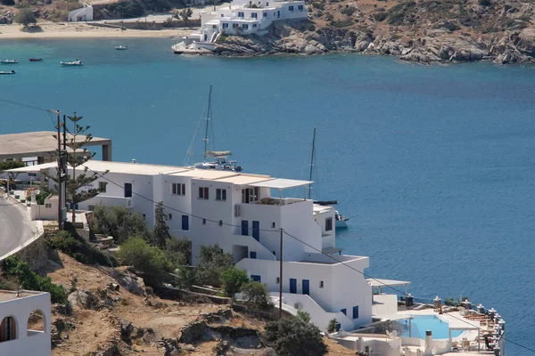 그리스 2021 에서에게 내려다 보이는 하얗게칠 호텔의 — 스톡 사진