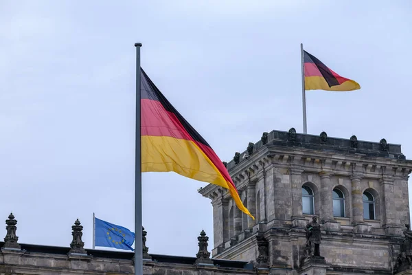 德国柏林 2023年4月18日 对德意志帝国 德国议会 欧盟旗帜和德国国旗的看法 — 图库照片