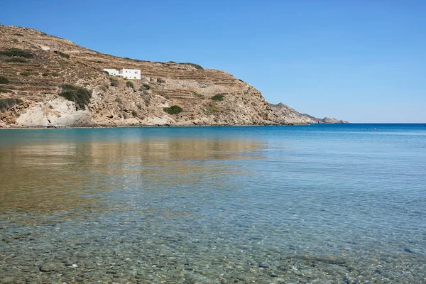 Ошеломляющий Бирюзовый Песчаный Пляж Kolitsani Иосе Киклады Греции — стоковое фото