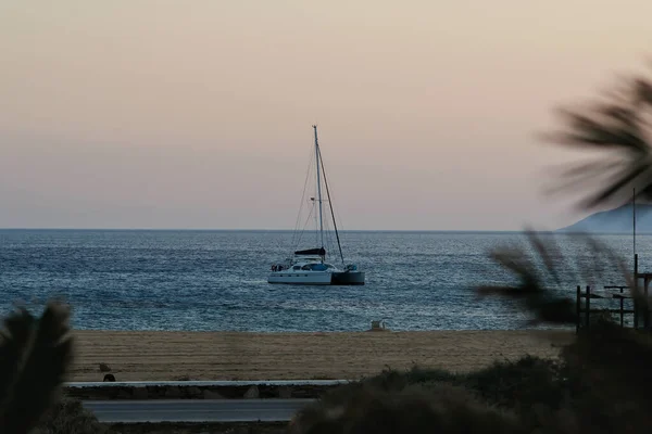 Ios Griechenland Mai 2021 Blick Auf Ein Kleines Segelboot Mylopotas — Stockfoto