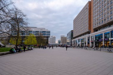 Berlin, Almanya - 18 Nisan 2023: Berlin Almanya 'daki ünlü Alexander Platz