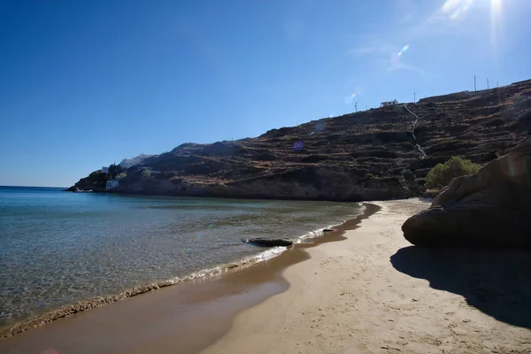 希腊爱洛斯克莱德山脉科里察尼美丽的绿松石沙滩梦幻般的海滩 — 图库照片