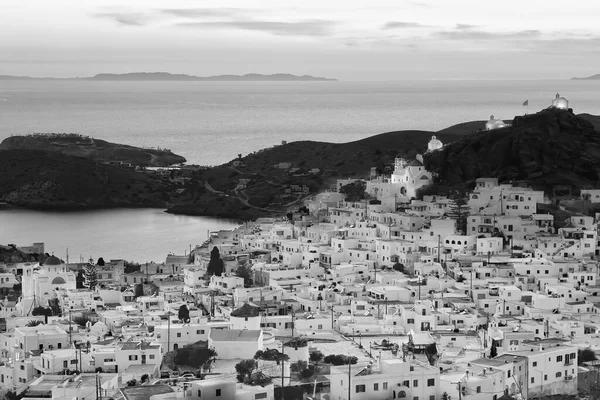 Чудовий Захід Сонця Панорамний Вид Мальовничого Білосніжного Острова Іос Греція — стокове фото