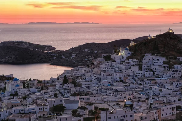 아름다운 아름답고 하얗게 그리스의 이오니아 — 스톡 사진