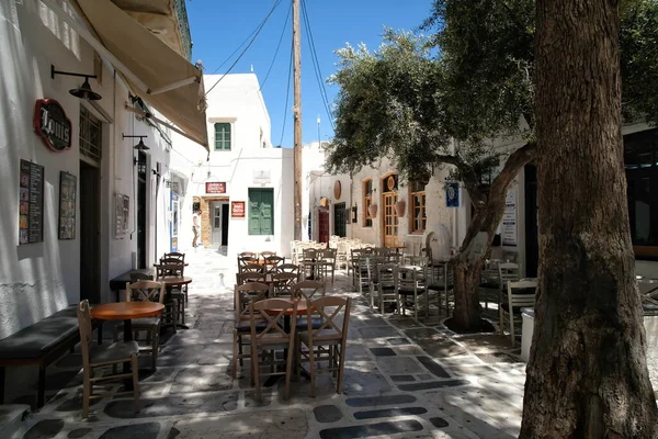 Ios Greece May 2021 View Typical Alley Bars Shops Cathedral — Stock Photo, Image