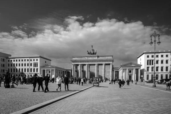 Berlin Almanya Nisan 2023 Berlin Deki Brandenburg Kapısı Veya Brandenburger — Stok fotoğraf