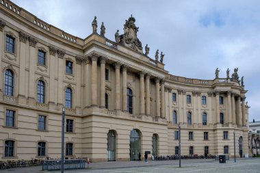 Berlin, Almanya - 19 Nisan 2023: Berlin 'deki Humboldt Hukuk Fakültesi Üniversitesi' nin Panoramik Görüşü