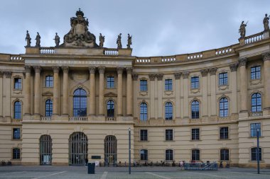 Berlin, Almanya - 19 Nisan 2023: Berlin 'deki Humboldt Hukuk Fakültesi Üniversitesi' nin Panoramik Görüşü