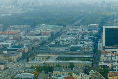 Berlin, Almanya - 19 Nisan 2023: Berlin Almanya 'nın panoramik hava manzarası