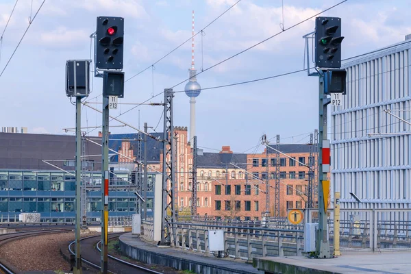 德国柏林 2023年4月19日 柏林中央火车站和柏林电视塔的景观 — 图库照片