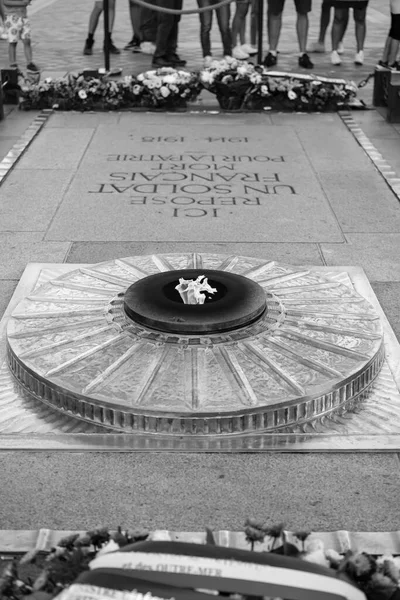 Paris France June 2023 View Eternal Flame Tomb Unknown Soldier — Stock Photo, Image