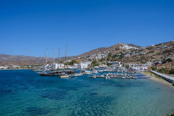 Ios Griechenland September 2023 Blick Auf Den Hafen Von Ios lizenzfreie Stockbilder