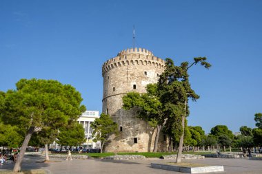 Selanik, Yunanistan - 22 Eylül 2023: Selanik 'te bir anıt ve müze olan Beyaz Kule manzarası
