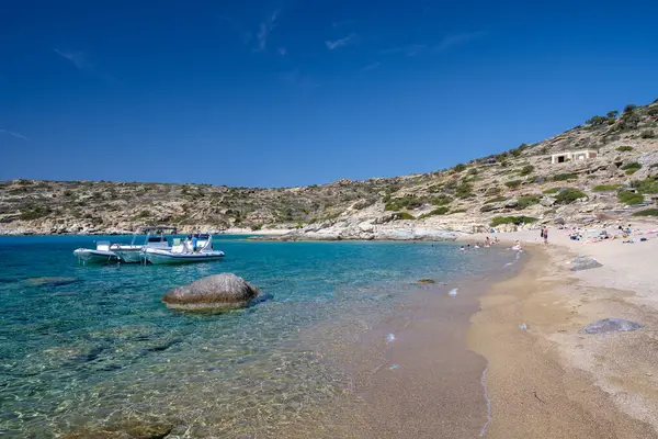 이오스 그리스 2023년 15일 이오스 그리스 섬에서 아름다운 피크리 네로의 스톡 사진