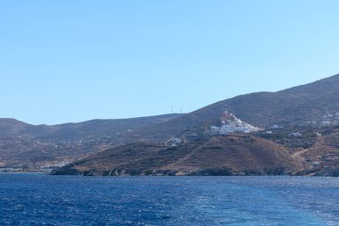 Yunanistan 'daki güzel, beyaz boyalı Aziz Irene Kilisesi manzarası