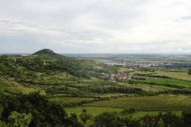 kometa Neowise z hradu Bezdzu