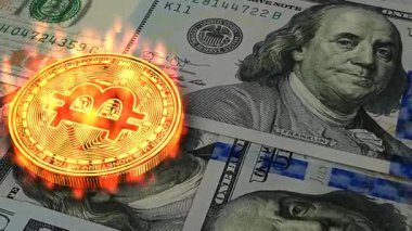 Dağınık yüz dolarlık banknotlar, zarif finans, iş dünyası, kripto para ve yüksek değerli yatırım geçmişi ile ateşin içinde parlayan eşsiz altın bitcoin.
