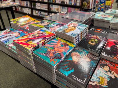 Woodinville, WA USA - Kasım 2022: Jujutsu Kaisen mangasının Barnes ve Noble mağazalarında satışa sunulması.