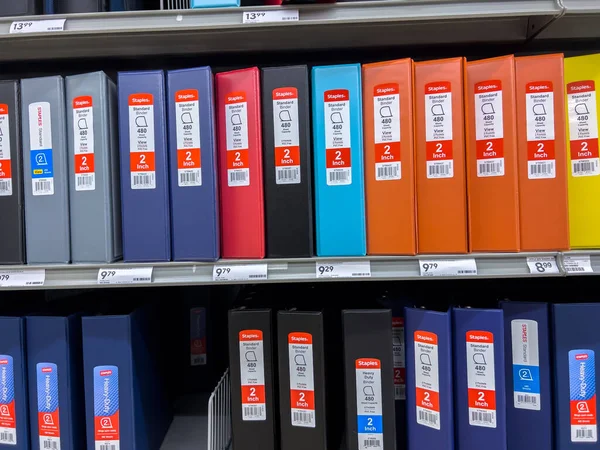 Seattle Usa November 2022 Angled View Variety Binders Sale Staples — стоковое фото
