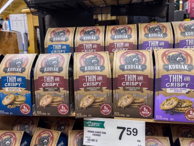 Snohomish, WA USA - Kasım 2022: Haggen 'deki bir markette satılık Kodiak marka kurabiyelere yakından bakın.
