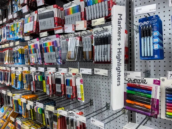 Seattle Usa November 2022 View Highlighters Pens Sale Staples Store — стоковое фото