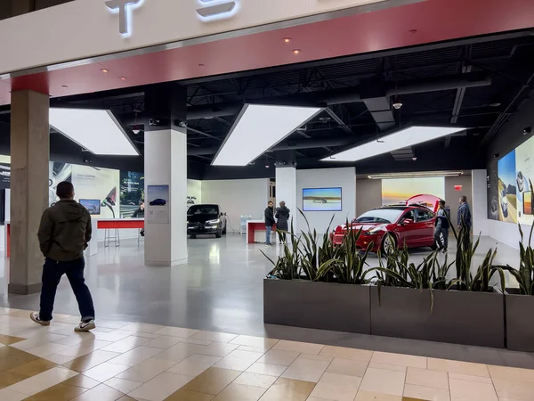 Bellevue Usa Aralık 2022 Bellevue Avm Deki Tesla Mağazasından Alışveriş — Stok fotoğraf