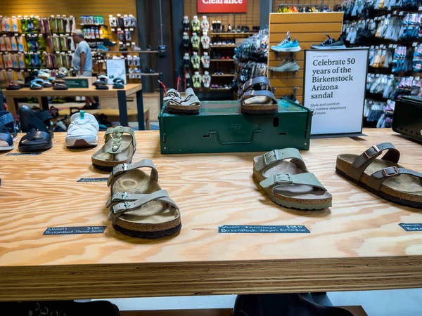 Lynnwood Usa Mayıs 2023 Sandalet Manzarasını Kapatın Bir Rei Mağazasında — Stok fotoğraf