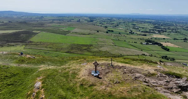 Вид Воздуха Кельтский Крест Вершине Горы Санктхиш Маунтин Каунти Антрим — стоковое фото