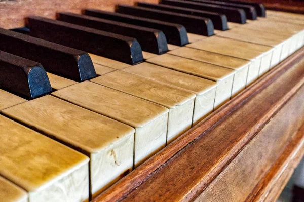 Реальні Ключі Слонової Кістки Піаніно Старому Дерев Яному Грандіозному Піаніно — стокове фото