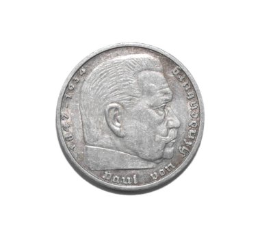 5 Reichsmark 1938 - Paul von Hindenburg 1847 - 1934 Alman sikkesi Kartal içinde gamalı haç. Alman Almanyası 'nın ters ön yüzü beyaz arka planda izole edildi