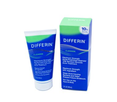 Ocala, Florida 2-18-2024 Differin Maksimum Güçlü Sivilce Temizleyicisi% 10 Benzoyl Peroksit reçetesiz en güçlü konsantrasyona sahiptir. beyaz arkaplanda izole