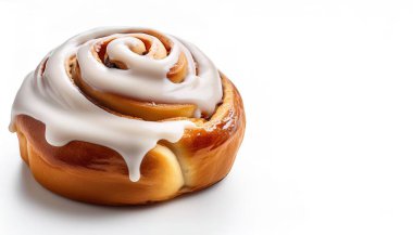 Lezzetli ev yapımı tarçınlı rulo, çörek, kıvrımlı, Danimarka usulü ya da yanlarından şekerli salyangoz damlayan. un, tarçın, şeker ve tereyağından yapılmıştır. Bu da sağlam ve tatlı bir tat verir. beyaz üzerine izole