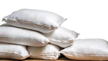 Kum torbası pislik çuvalı, çuval bezi, polipropilenden ya da kum ya da toprakla doldurulmuş ve sel kontrolü ya da sığınak gibi amaçlar için kullanılan diğer sağlam malzemelerden oluşur. beyaz üzerine izole