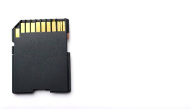 SD veya güvenli dijital hafıza kartı, birçok tüketici elektronik cihazında yaygın olarak kullanılan tescilli, uçucu olmayan bir flaş formatıdır. Kopya alanı ile beyaz arkaplanda izole
