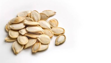 Kabak tohumu veya pepita yenebilir ve tipik olarak düz ve oval, tek eksenli, beyaz dış kabuğa sahip ve kabuk çıkarıldıktan sonra açık yeşil renktedir. Beyaz arkaplanda izole