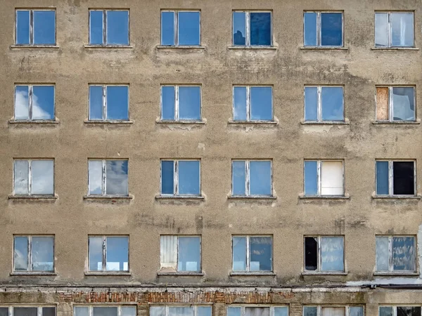 Vista Exterior Antigo Bloco Apartamentos Prora Com Muitas Fileiras Janelas — Fotografia de Stock