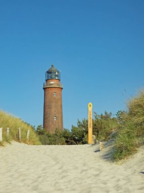 Batı Pomerania Lagoon Ulusal Parkı 'ndaki tarihi Darsser Ort deniz fenerinin dış görünüşü, Almanya