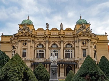 Polonya 'nın Krakow kentindeki tarihi Juliusz Slovacki Tiyatrosu' nun dekoratif görünüşü