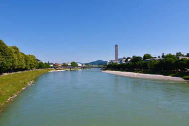Salzburg 'dan akan Salzach nehrinin manzarası