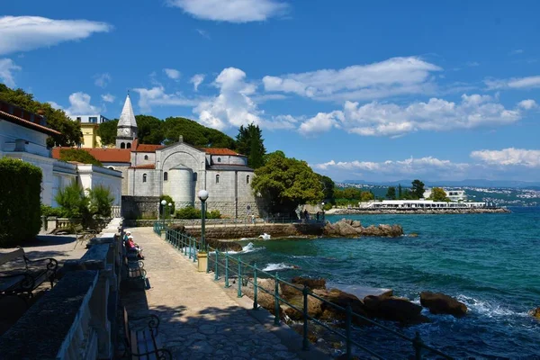 Opatija Horvátország Május 2023 Tengerparti Ösvény Szent Jakab Templom Adriai — Stock Fotó