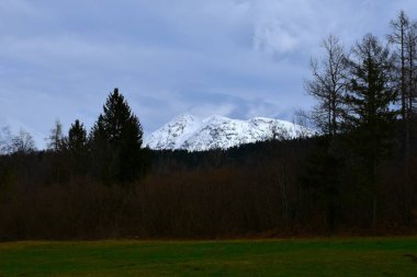 Slovenya 'nın Gorenjska kentindeki Kalski Greben Dağı manzarası