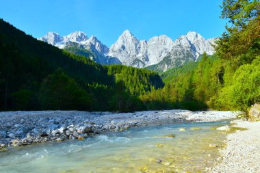 Julian Alpleri, Gorenjska, Slovenya ve Martuljek derelerindeki Martuljek sıradağlarının manzarası
