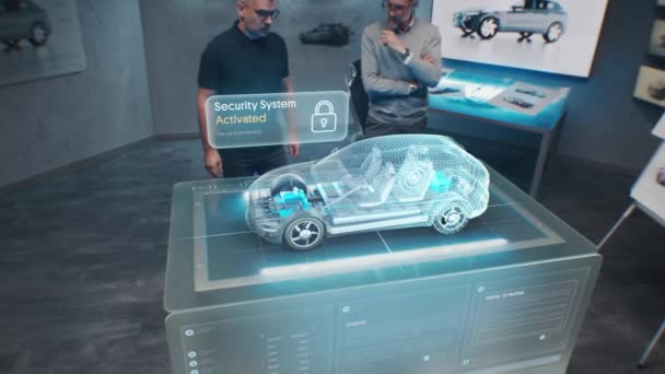 Inżynierowie Deweloperzy Testują System Zabezpieczeń Samochodu Elektrycznego Przy Użyciu Innowacyjnego — Wideo stockowe