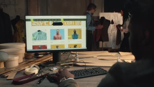 African American Client Luxury Designer Atelier Browsing Online Shop Laptop — Stock video