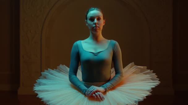 Cinematic Shot Elegant Ballerina Ballet Tutu Standing Opera Lobby Choreography — ストック動画